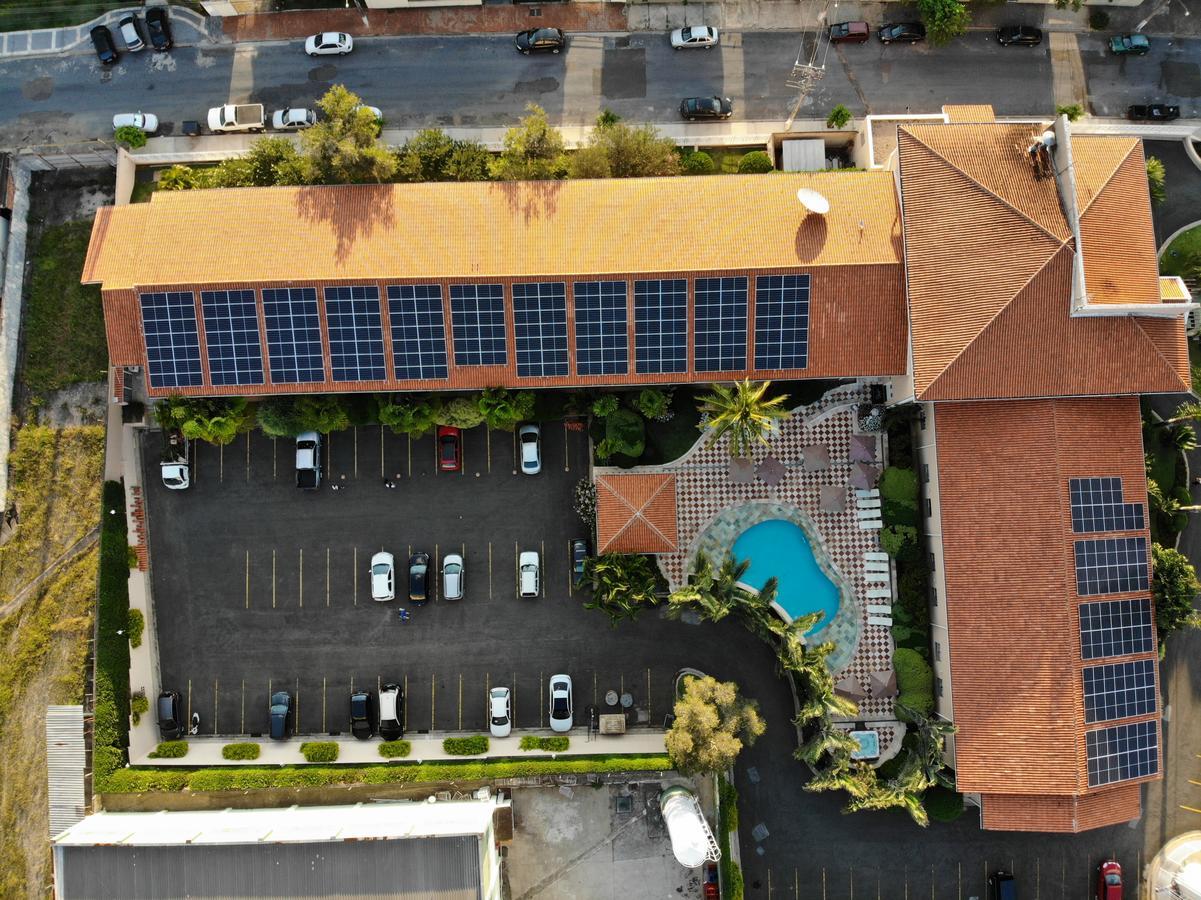 Gandini Hotel Itu Exterior photo